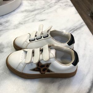 Sneakers With leopard star